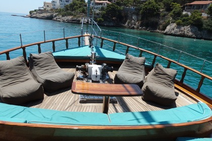 Traditional Yacht Experience · Cruise in Athens