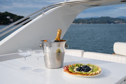 Luxury 22m Yacht with Crew – Cinque Terre & Portofino