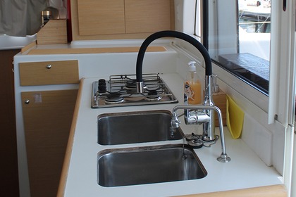 Lagoon 380 - 4 + 2 cab. - Xenia - 2013.