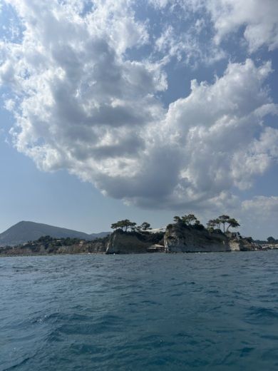 Zakynthos Motorboat Ranieri Blue water alt tag text