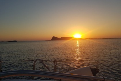 Sunset Trip to Dia Island