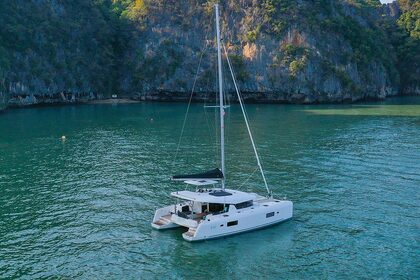 Location Catamaran  LAGOON 42 MILLENIUM Hyères