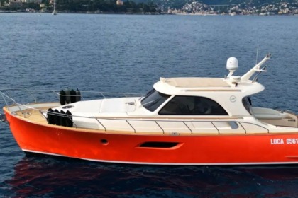 Charter Motorboat Mochi Craft Dolphin 44' Portofino