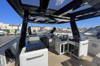 Location Bateau à moteur Fjord 52 Saint-Tropez