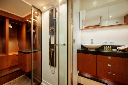 Miete Motoryacht Prestige Yachts Prestige 550 Flybridge Marina Lav