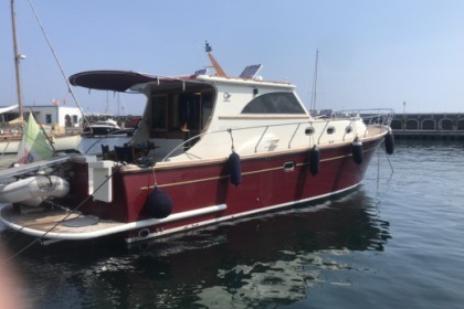 Noleggio Barca a motore CANTIERI ESTENSI GOLDSTAR 440 C San Marco