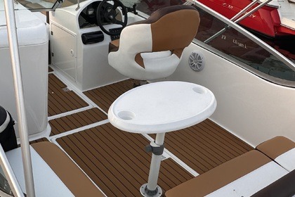 Incredibile Sealine Hannibal 730