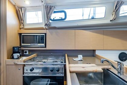 Benetau Oceanis 35.1