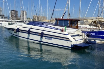 Noleggio Barca a motore PROFILMARINE CHEROKEE 45 Salerno