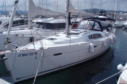 Charter Sailboat Beneteau Oceanis 43 Barcelona