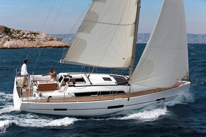 Noleggio Barca a vela Dufour Yachts Dufour 410 GL La Trinité-sur-Mer