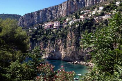 Boat ride, swimming in beautiful spots