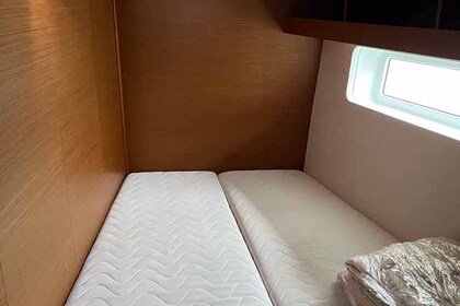 Location Voilier Jeanneau Jeanneau 54 - 5 + 1 cab.	 Castellammare di Stabia