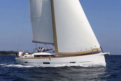 Hyra båt Segelbåt Dufour 412 Grand Large Croisière Sud France entre amis ou en famille Marseille
