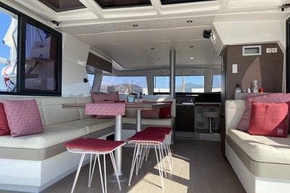 PAX ABYSSI: catamarano con opzione chef privato