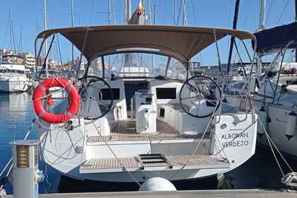 Hire Sailboat  Sun Odyssey 419 Palma de Mallorca