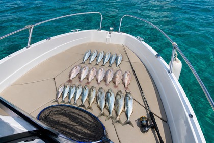 Rental Motorboat Jeanneau Cap Camarat 5.5 Cc Palavas-les-Flots