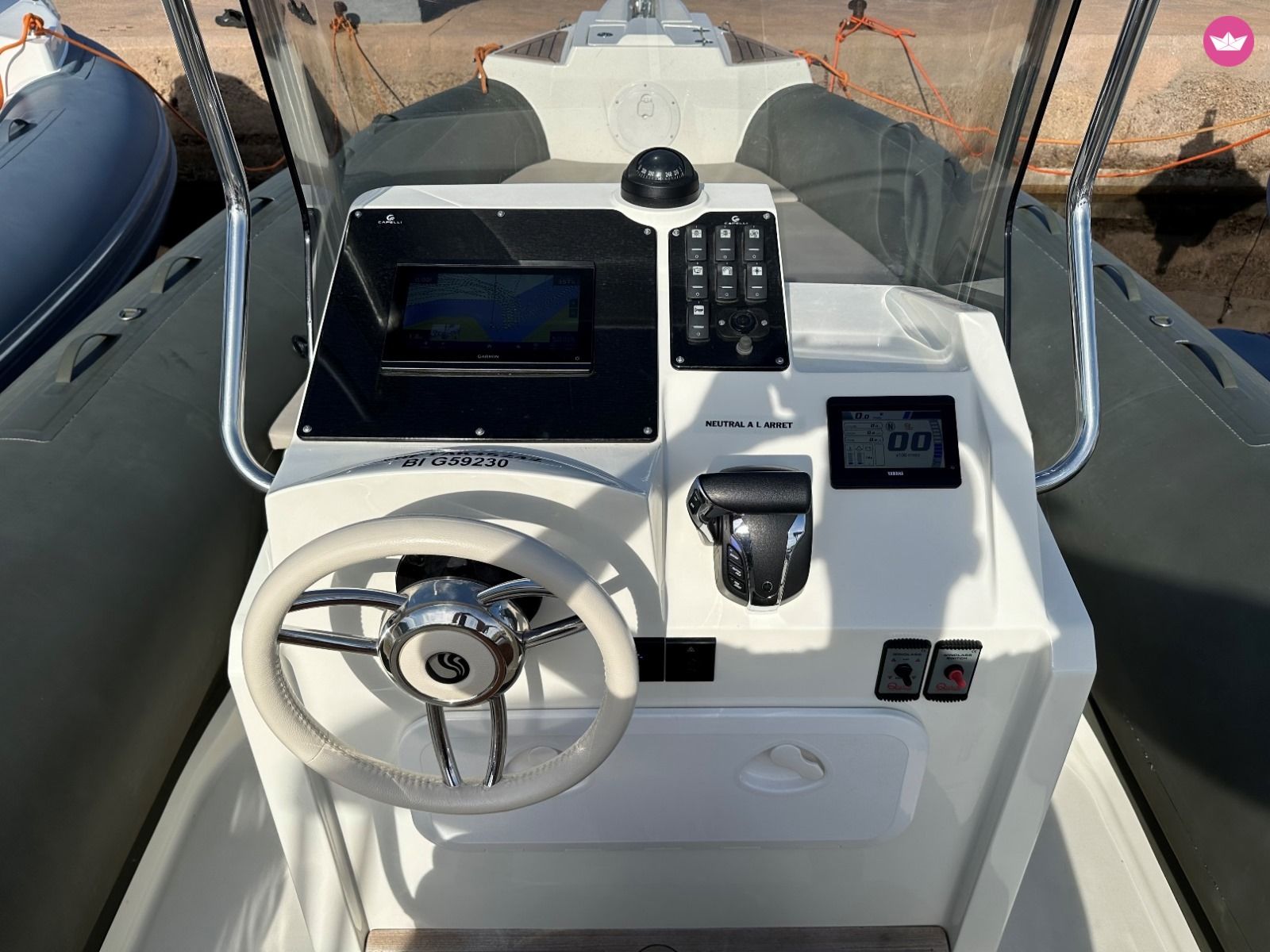 Semi-rigide Capelli Tempest 775 300cv 7