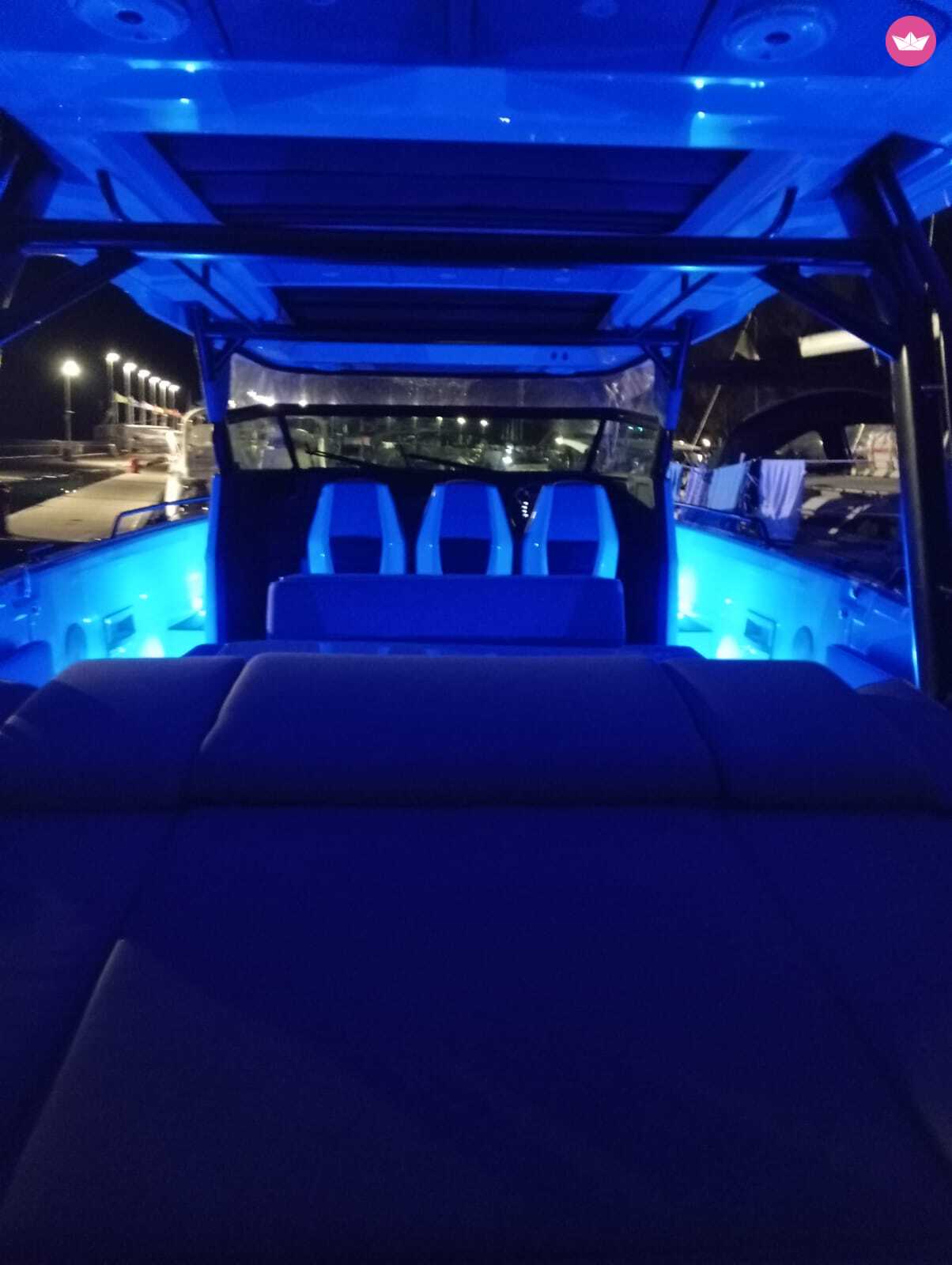 Bateau à moteur Axopar 45 900cv 8