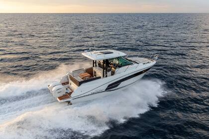 Location Bateau à moteur Jeanneau Cap Camarat 10.5 Wa La Trinité-sur-Mer