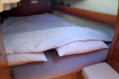 Electric sailing yacht Parbleu