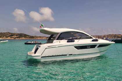 Charter Motorboat Jeanneau LEADER 9 HT Cannigione