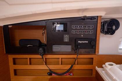 Location Voilier Jeanneau Sun Odyssey 410 - 3 cab. Saint-Mandrier-sur-Mer