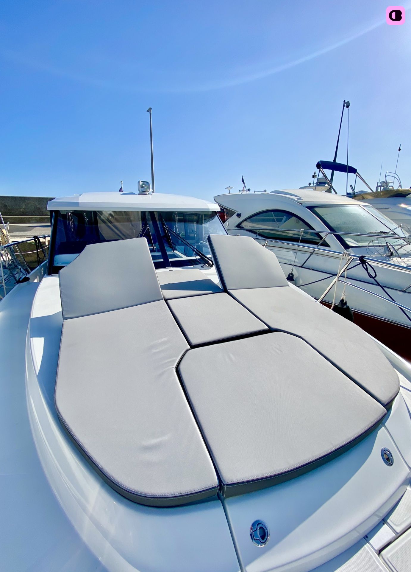 Bateau à moteur Jeanneau Merry Fisher 1095 600cv 8
