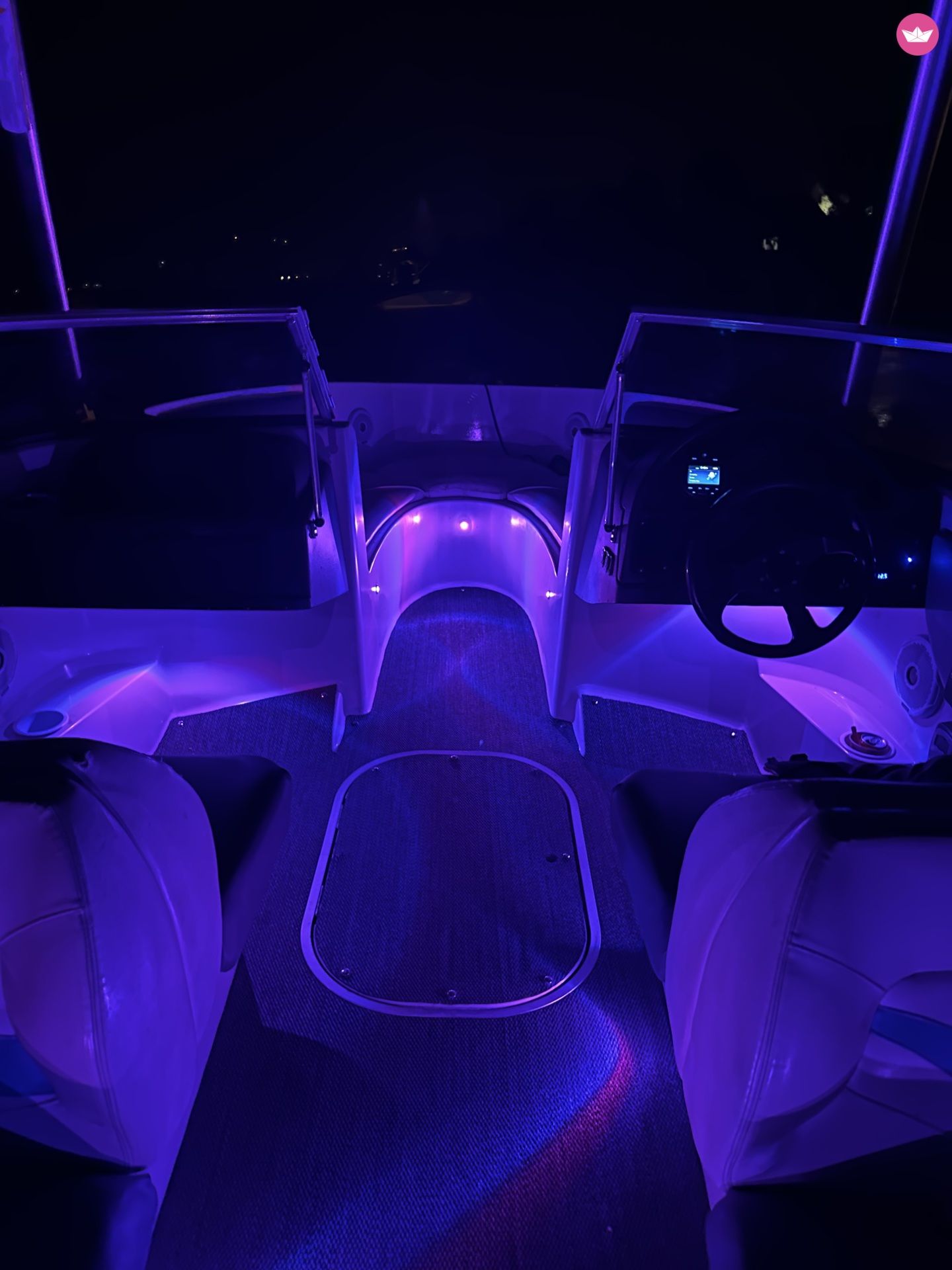 Bateau à moteur Four Winns 180 Horizon 150cv 6