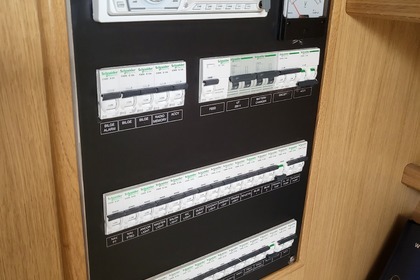 Brand new motor yacht  30 Hardtop