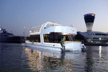 Hire Motor yacht Al Kous | Al kous 62 | Evro Abu Dhabi Islands