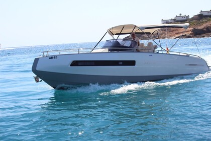 Hire Motorboat Invictus 280 GT Port Adriano