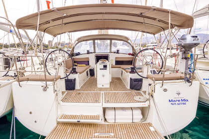 Hire Sailboat Jeanneau Sun Odyssey 490 Athens