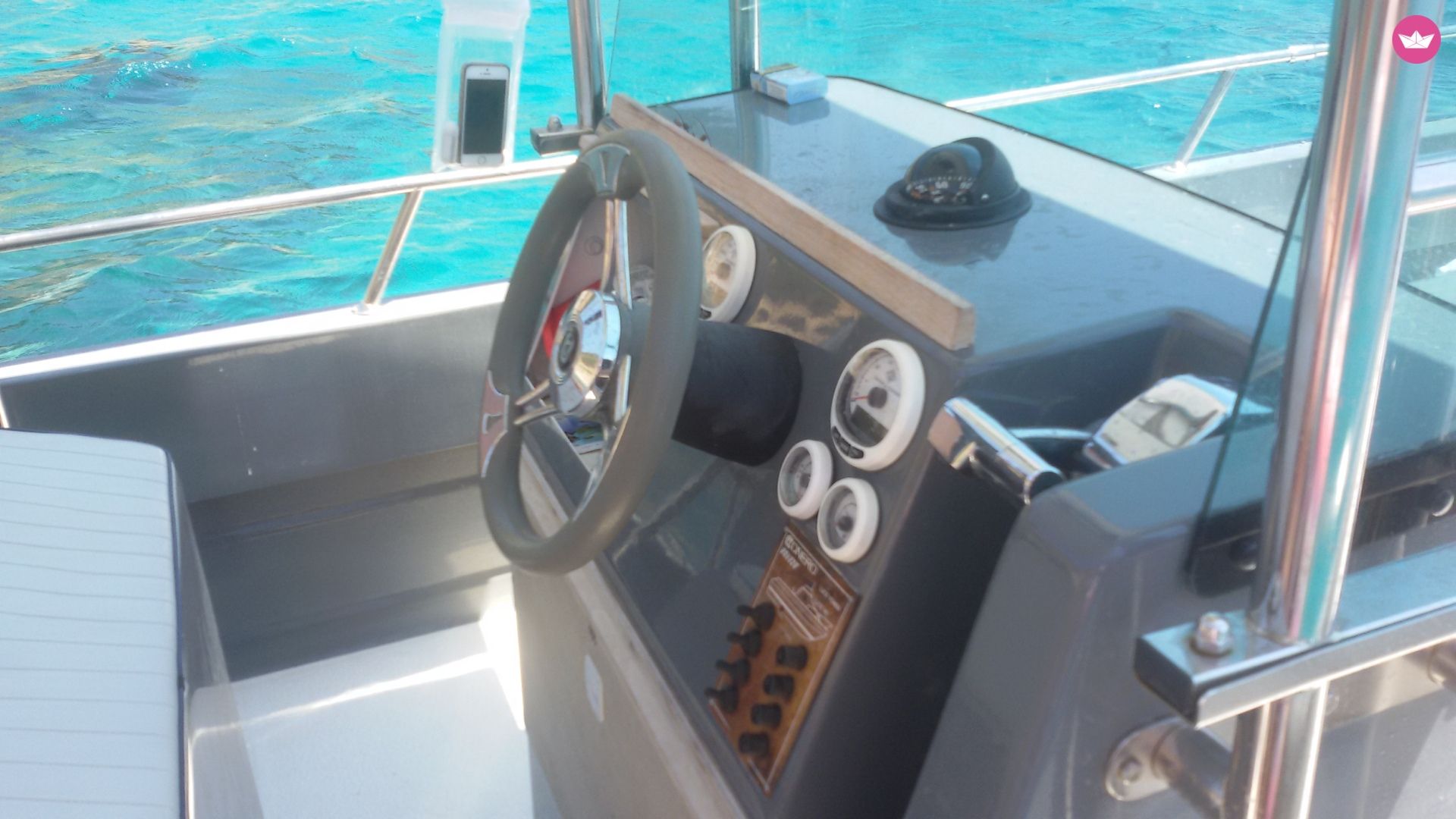Bateau à moteur CONERO BREEZE 8.20 225cv 4