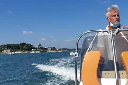 Hire RIB Zodiac Pro open  5.5 m essence incl 1journee complète Sarzeau