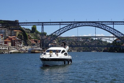 Rental Motorboat Azimut Azimut 42 Fly Porto