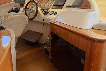 Location Yacht à moteur Azimut 58 flybridge Glyfáda