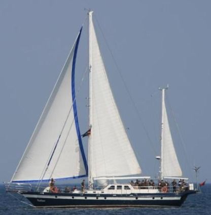 Charter Sailboat Ketch Bermudien Hyères