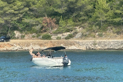 Rental Motorboat Speedy Cayman 585 Trogir