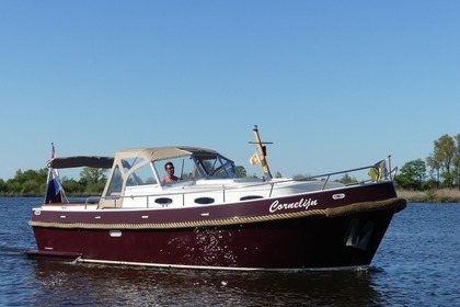 Hyra båt Motorbåt Langenberg Cabin motorboot 825 Sneek