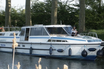 Charter Houseboat Challenger 1380 Briare