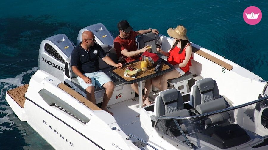 Bateau à moteur Karnic SL800 500cv 5