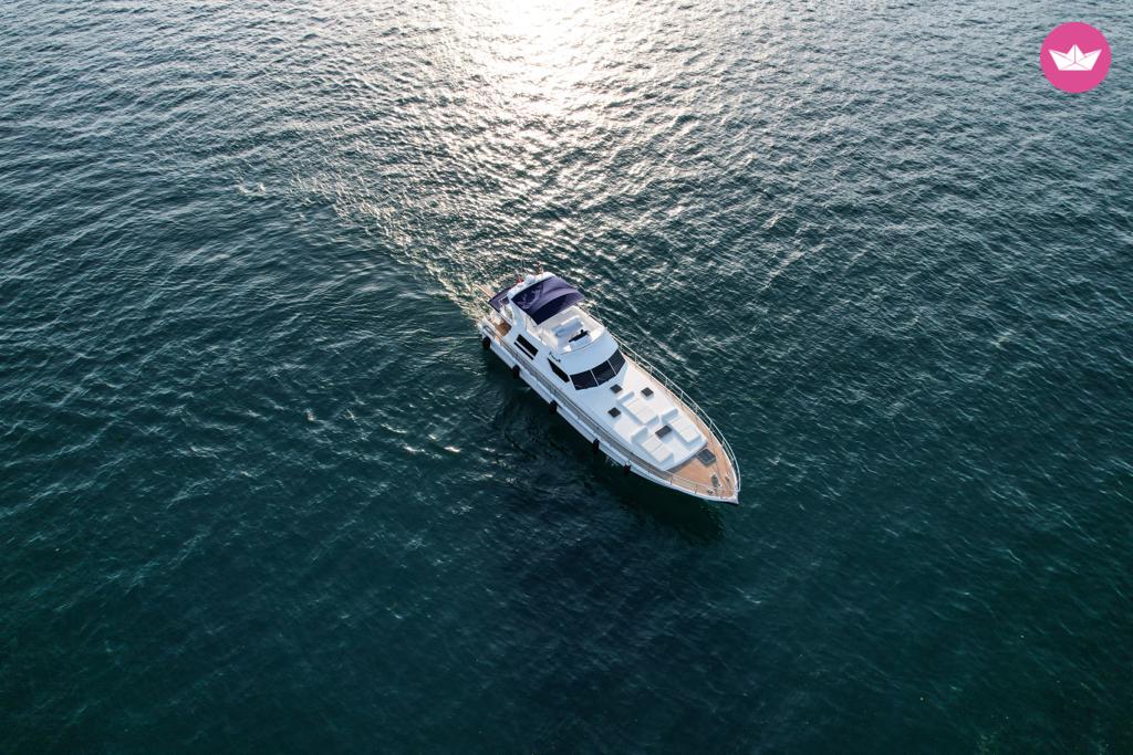 Yacht à moteur 2016