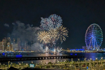 Charter Motor yacht Sparkman & Stephens 104 Dubai Marina