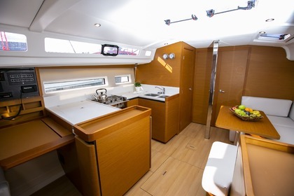 Jeanneau Sun Odyssey 440
