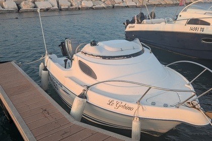 Bateau Quicksilver cabine
