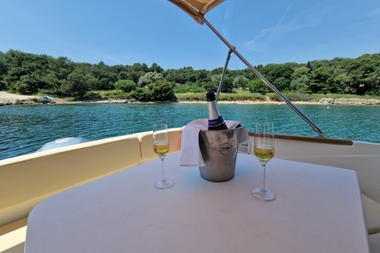 Beneteau Antares 680