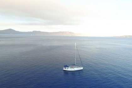 Discover Santorini's hidden gems with Odysseas sailboat