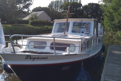 Charter Houseboat Altena 950 Hennebont