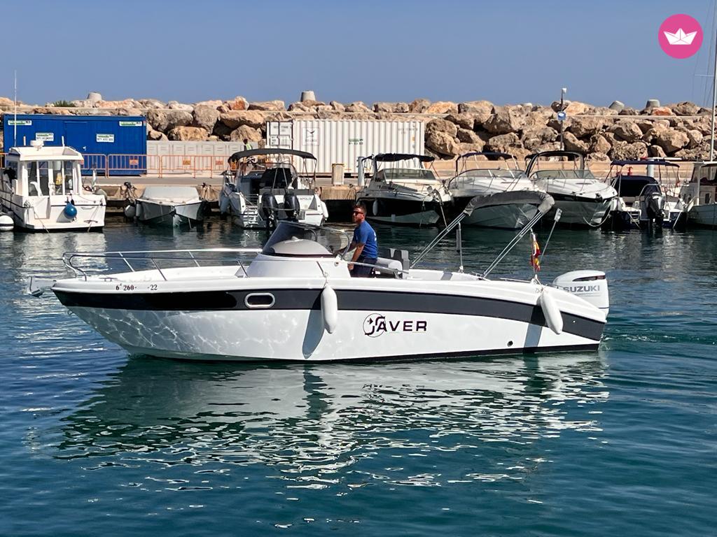 Bateau à moteur Saver 750 sundeck 250cv 7